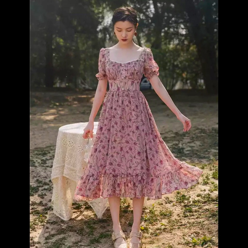 NWT Cottage core floral Victorian puff sleeve dress